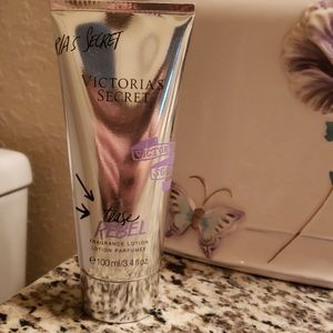VS Tease Rebel Fragrance Lotion
